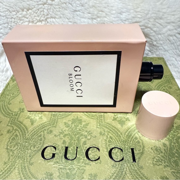 GUCCI Bloom Eau De Parfum – Women’s Luxury Floral Scent 100 ml - Picture 10 of 17